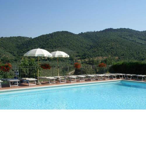 Quaint Holiday Home in Cortona with Swimming Pool