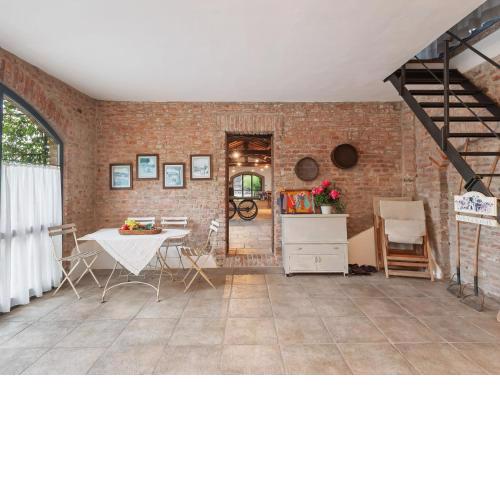 Quaint Mansion in Stagno Lombardo with Garden
