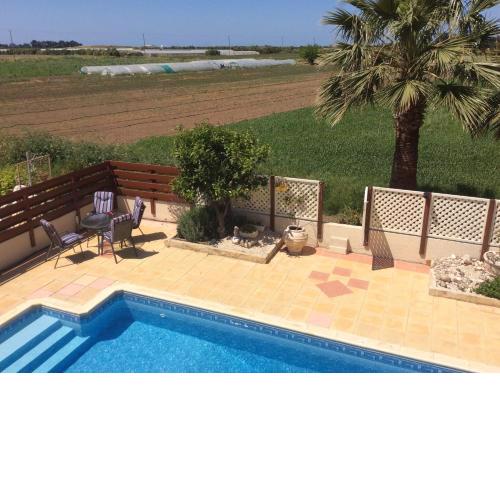 Quality Workation Villa with Pool in Superb Location in Paphos