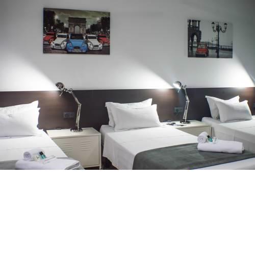Quart Youth Hostel & Apartments