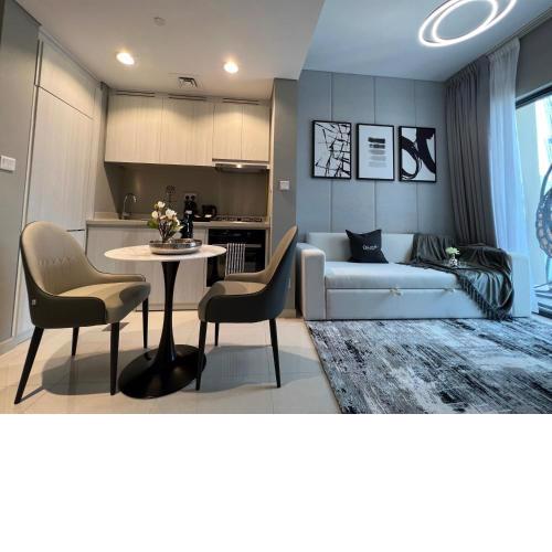Quasi-Hotels Zada Luxe Haven in Business Bay 1BR
