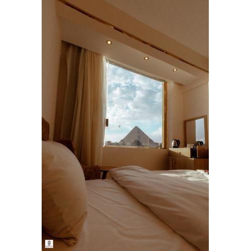 Queen Ash Pyramids View Inn