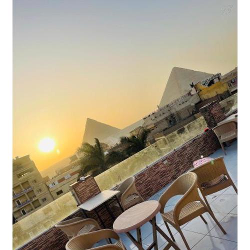 QuEEn LiFe PyRaMiDs VieW