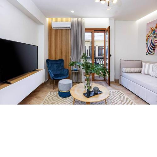 Queen Stella Luxury Home