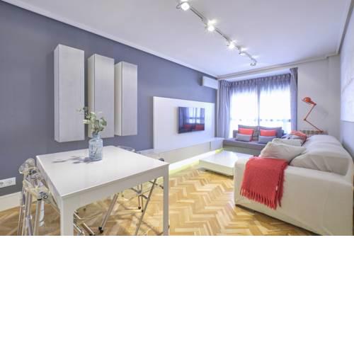 Quiet and modern apartment with parking free