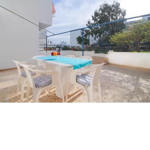 Quiet Apt in Tinos Town with A/C, Veranda & Kitchen