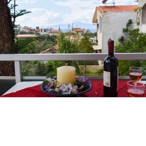 Quiet flat, a step away from the beach