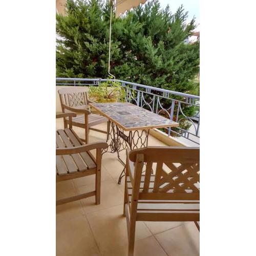Quiet luxury apartment near city center and port