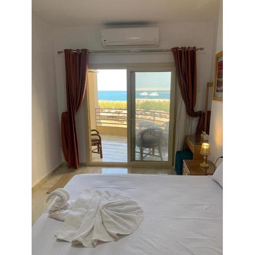 Quiet quarter and private beach