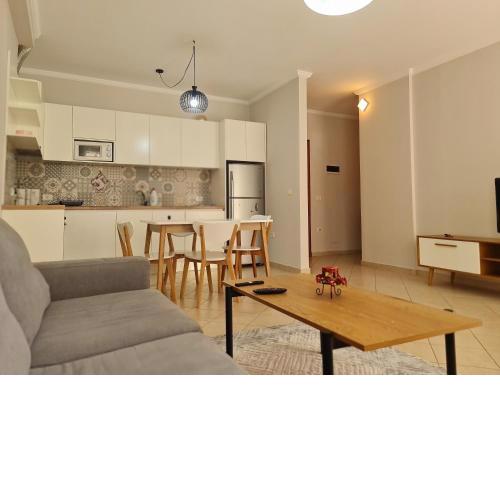 Quiet & spacious city center apartment - 4 min walk