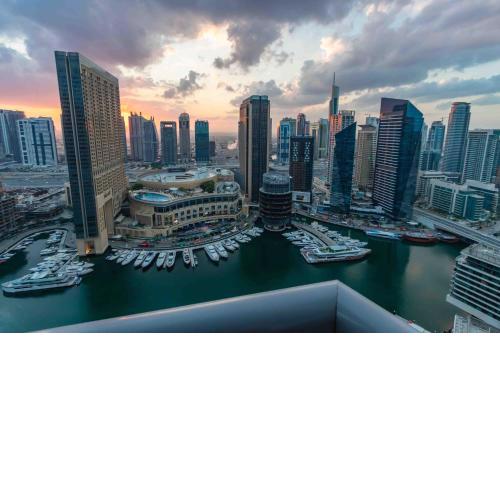 Quintessential Quarters - Breathtaking 29th Floor Views