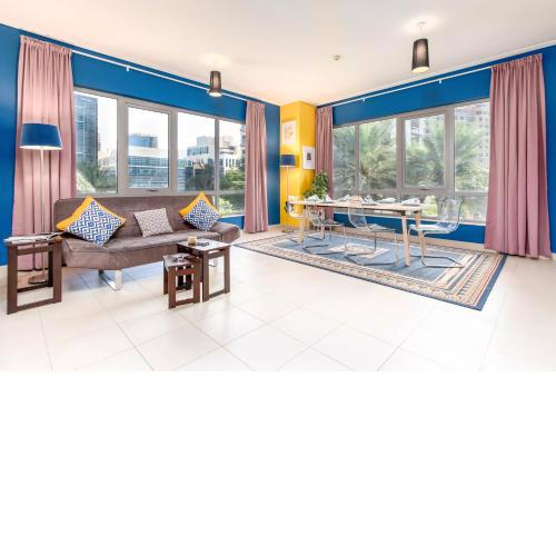 Quintessential Quarters - Bright and Cozy Apartment