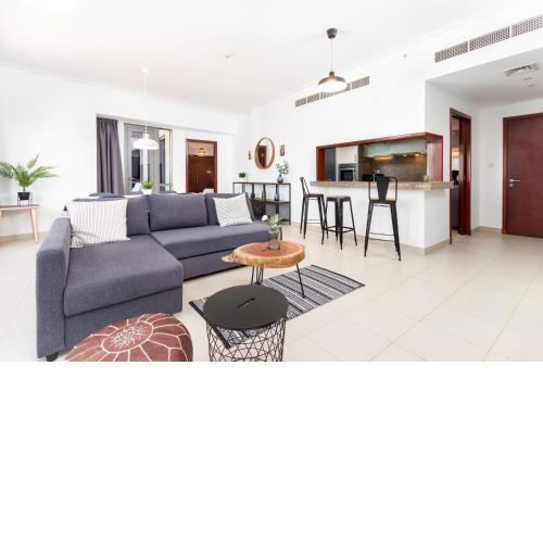 Quintessential Quarters - Modern and Minimal 1BR Burj Khalifa and Fountain Views