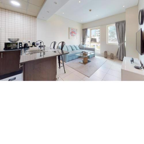 R024 - Stylish Apartment 1BR in Royal Oceanic Marina
