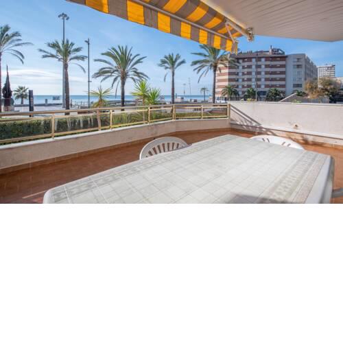 R113 Beachfront Apartment Romeu