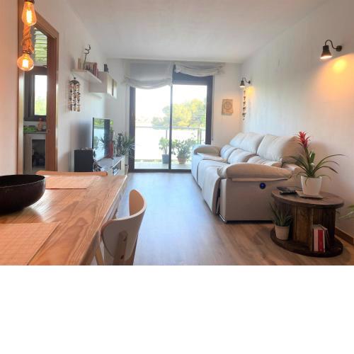 R120 - Apartamento con AC a 50m de la playa