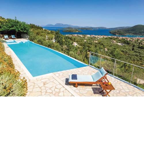 Rachi Villa Sleeps 6 Air Con WiFi