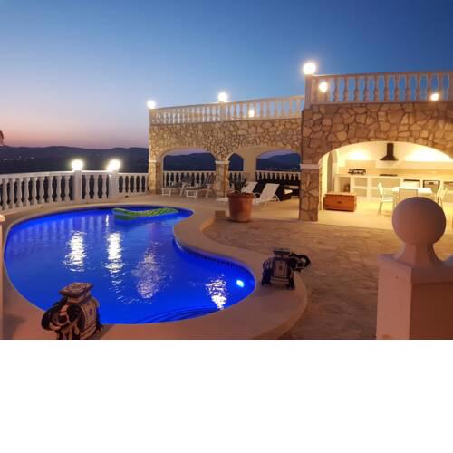 Rada de Moraira Villa Sleeps 8 with Pool Air Con and WiFi