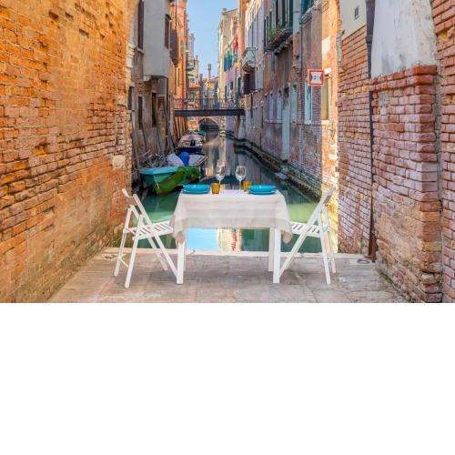 Ramo del teatro Canal view