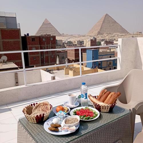 Rams Pyramids INN