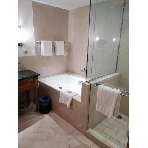 Rare 2Bedroom Hotel Apartment at Four Seasons Nile Plaza Stunning Nile View!