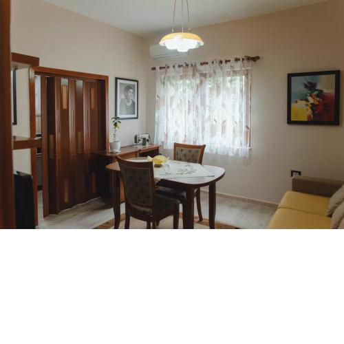 Rare Durres Apartment with Private parking & garden
