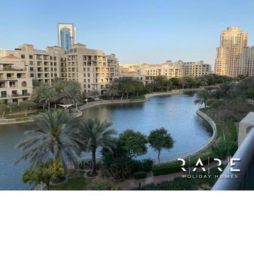 Rare Holiday Homes welcomes you in - Canal View - The links canal Apartment R304