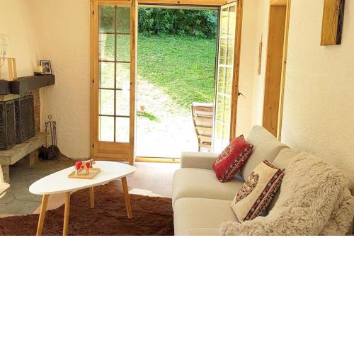 Rare, quite & centered Apartment with Garden & Fireplace