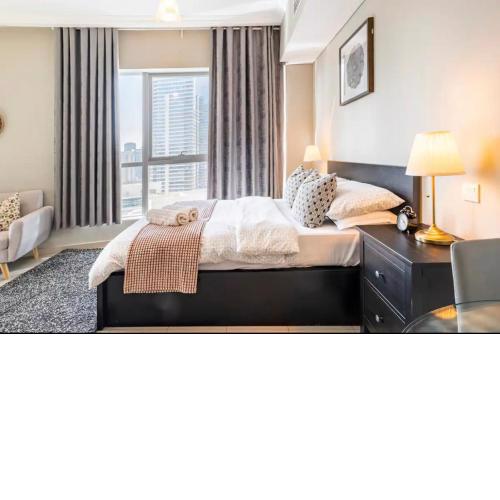 Rare Waterfront Studio in Bay Central, Dubai Marina