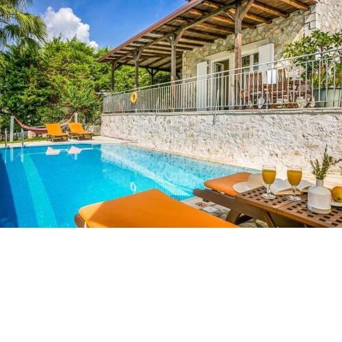 Ratzakli Villa Sleeps 7 with Pool Air Con and WiFi