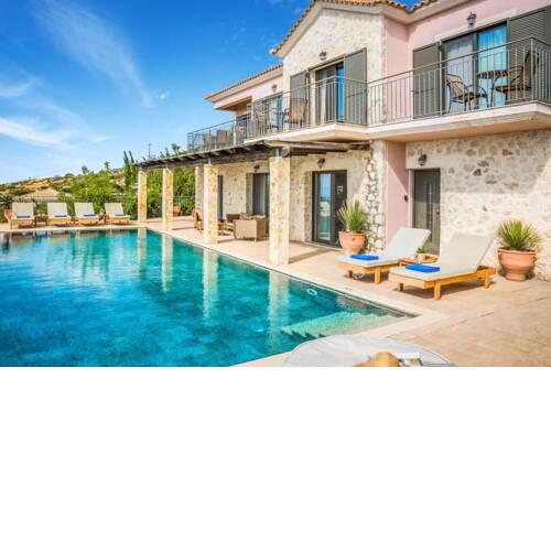 Ratzakli Villa Sleeps 8 with Pool Air Con and WiFi