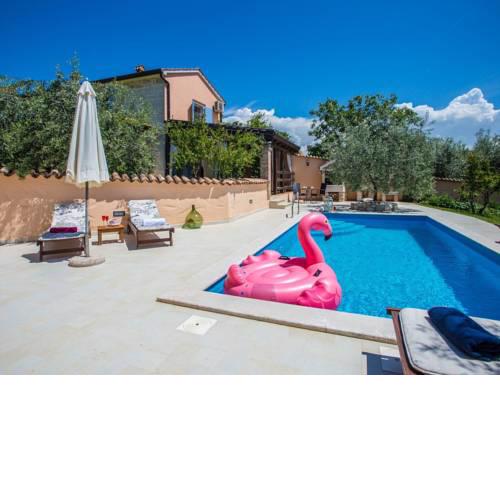 Reclusive Holiday Home in Dracevac with Terrace