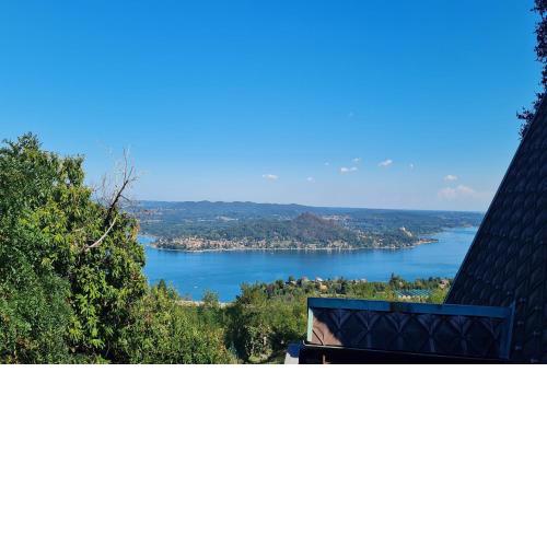 Red Door Apartment Private Terrace - Happy Rentals
