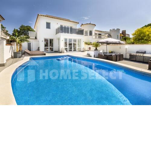 Ref 2016 Villa moderna al canal con 4 habitaciones