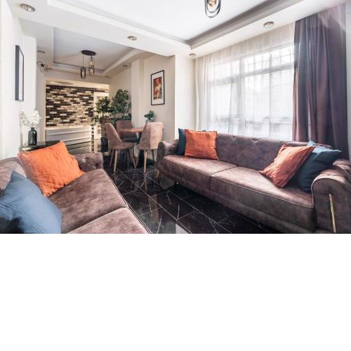 Refreshing Duplex Flat with Jacuzzi in Sisli