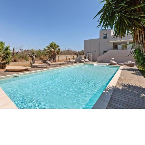 Refreshing Villa in Ugento with Private Swimming Pool