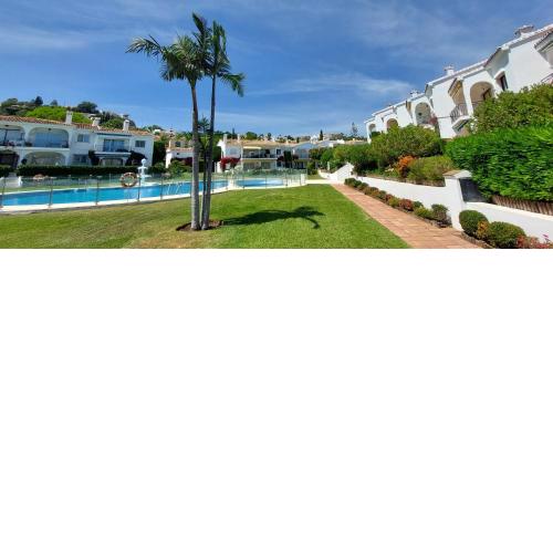 Refurbished 2-Bed Apartment in El Paraiso Alto