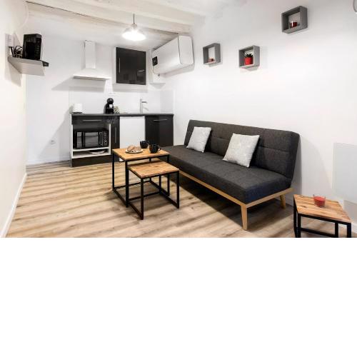 Refurbished Central Paris Flat by GuestReady