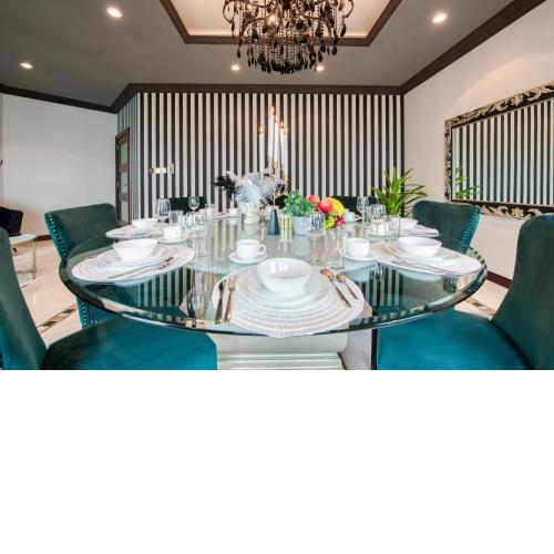 Regal 4BR Villa with Assistant Room and Private Pool in Frond K Palm Jumeirah by Deluxe Holiday Homes