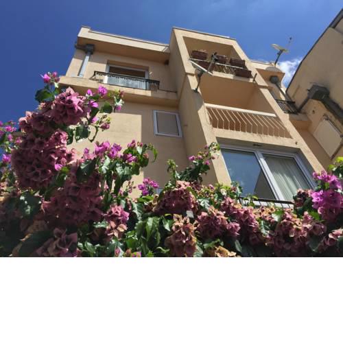 Regent Apartment