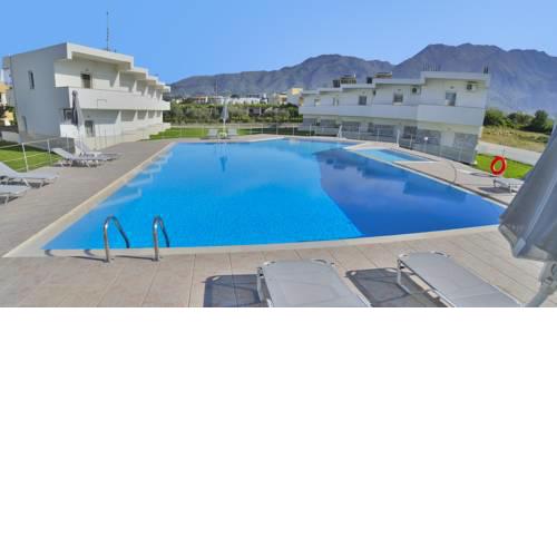 Reina Apartments