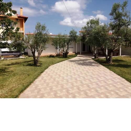 Relax Holiday Home
