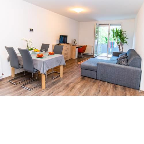 Relaxing Modern & Sunny Apartment in the Centre