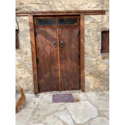 Relaxing stone house in the village