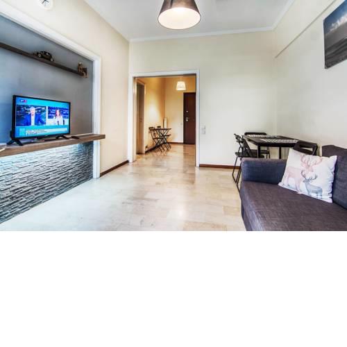 Renovated 2bedroom apt in Faliro next to the sea