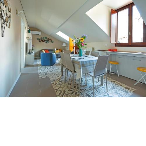 Renovated Penthouse Duomo & Via Torino