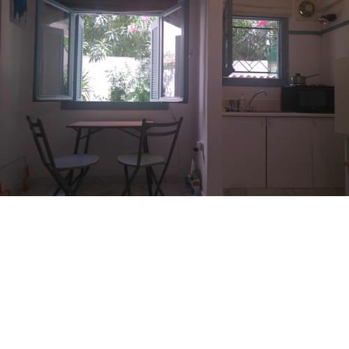 Renovated Studio with garden in heart of Athens