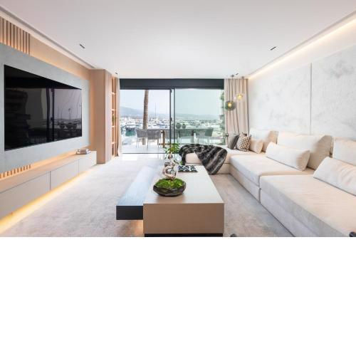 Renthas Luxe Banus