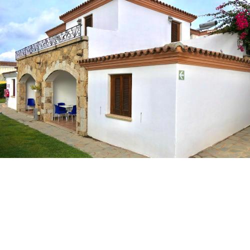 Residence con piscina a Tanaunella a 1500 m dal mare