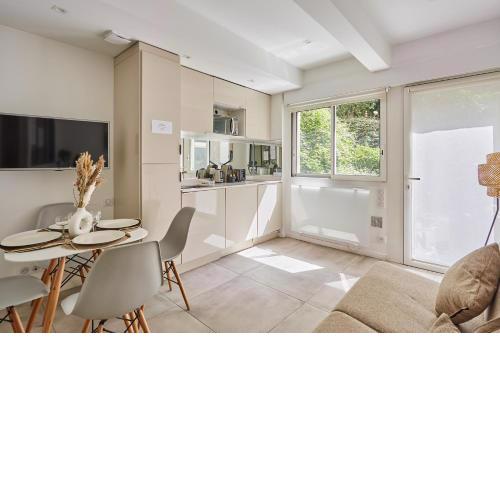 Residence Cosy Appartement Le Marais Place des Vosges (Sainte Anastase)